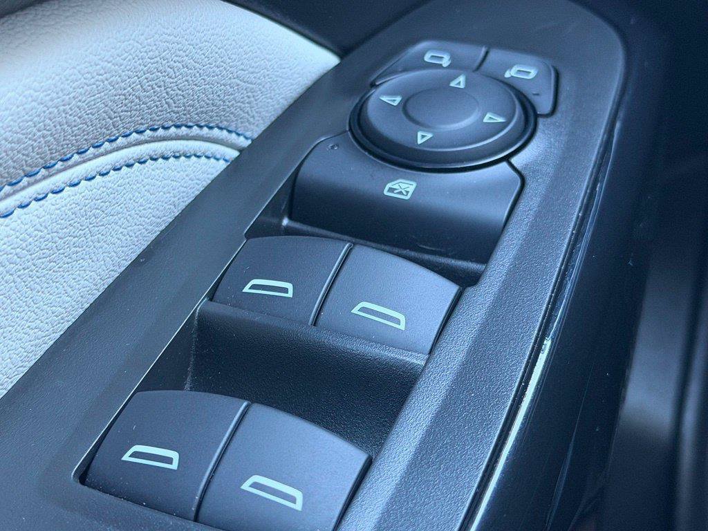 Used 2025 Chevrolet Trax LT FWD image 15