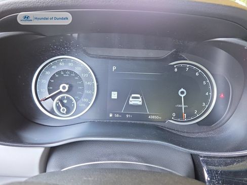 Used 2024 Genesis G70 2.5T RWD image 9