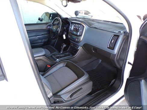 Used 2021 Chevrolet Colorado Z71 w/ Safety Package AWD/4WD image 31