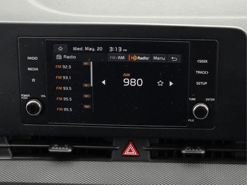 Used 2025 Kia Sportage LX FWD image 8