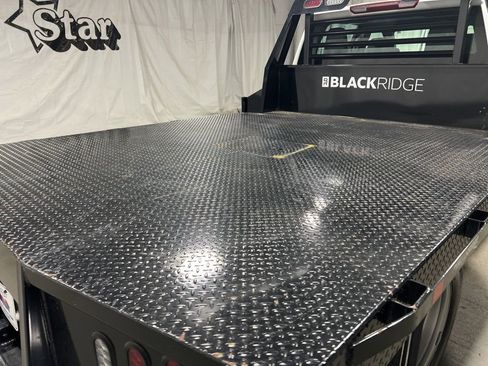 Used 2025 Chevrolet Silverado 3500 W/T image 17