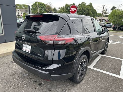 Certified 2025 Nissan Rogue SV AWD/4WD image 5