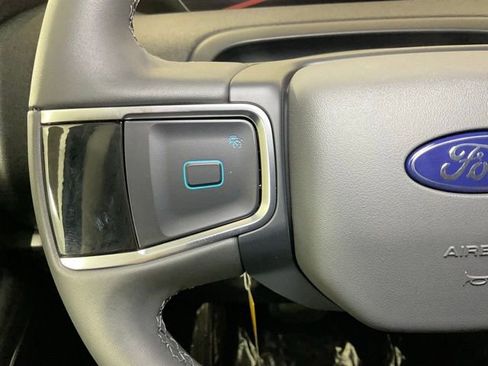 New 2025 Ford Expedition Active image 25