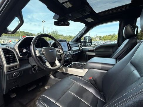 Used 2022 Ford F250 Lariat w/ Black Appearance Package image 15