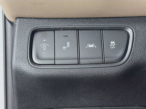 Used 2020 Hyundai Santa Fe SEL FWD image 11