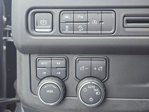 Used 2024 Chevrolet Tahoe Premier AWD/4WD image 27