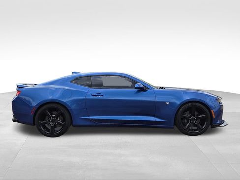 Used 2017 Chevrolet Camaro SS RWD image 5