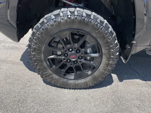 Used 2024 Toyota Tundra Platinum w/ TRD Off-Road Package AWD/4WD image 9