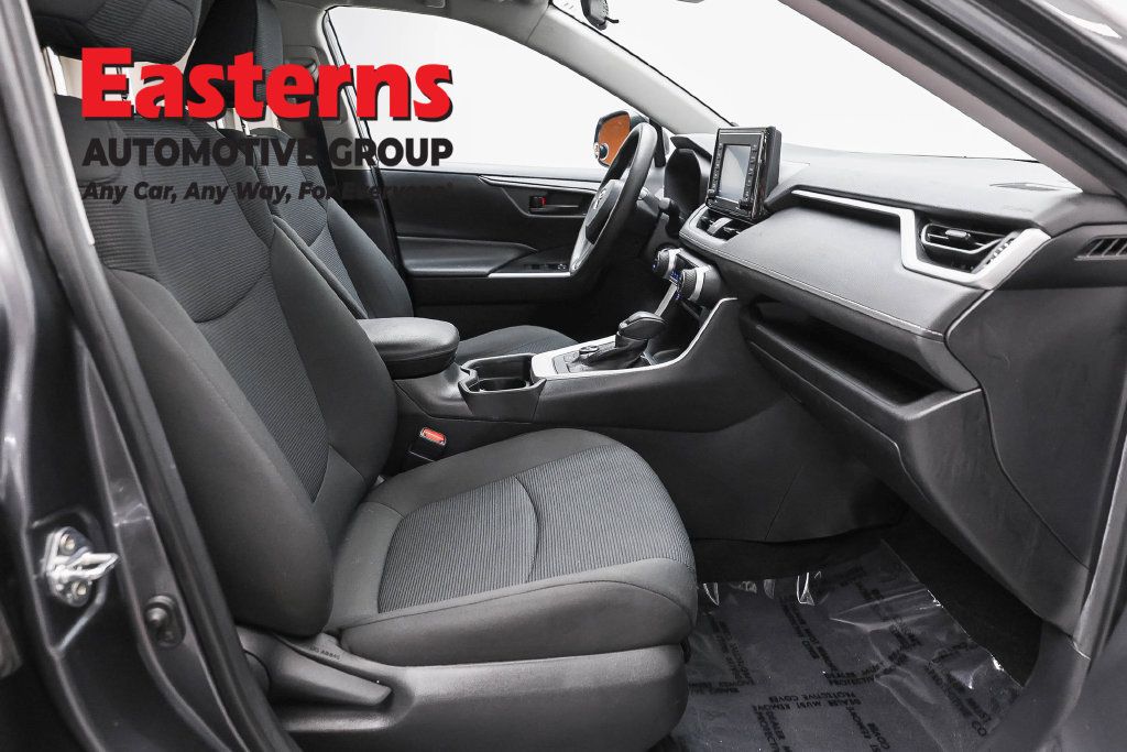 Used 2021 Toyota RAV4 LE w/ Carpet Mat Package (TMS) AWD/4WD image 26