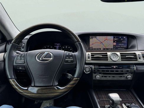 Used 2015 Lexus LS 460 image 28