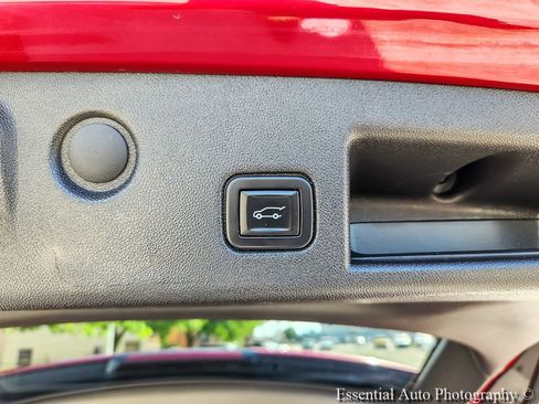 Used 2020 Chevrolet Equinox LT FWD image 20