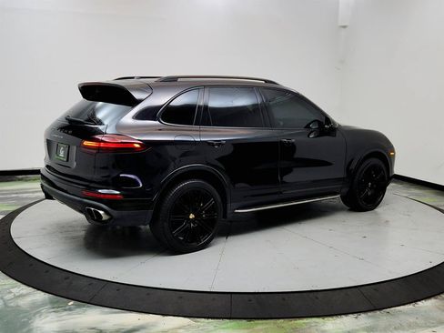 Used 2017 Porsche Cayenne Turbo AWD/4WD image 5