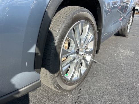 Used 2022 Toyota Highlander Limited image 12