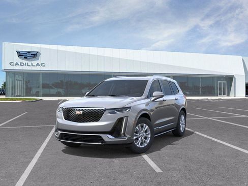 New 2025 Cadillac XT6 Luxury image 9