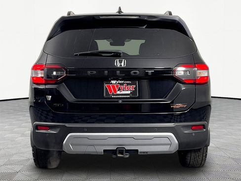 Used 2024 Honda Pilot TrailSport image 5