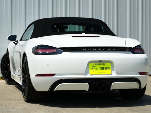 Used 2024 Porsche 718 Boxster image 6