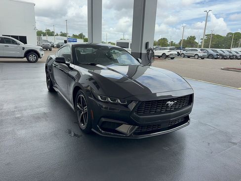 Certified 2024 Ford Mustang Coupe RWD image 4