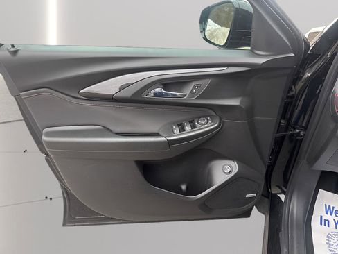 Used 2023 Chevrolet TrailBlazer RS w/ Sun and Liftgate Package image 18