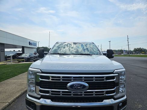 Used 2025 Ford F250 XLT w/ FX4 Off-Road Package AWD/4WD image 3
