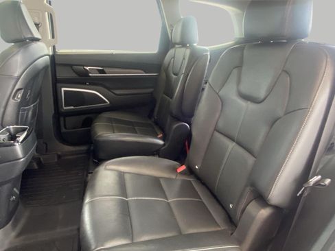 Used 2022 Kia Telluride EX w/ EX Premium Package FWD image 13