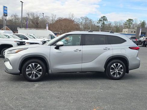 Used 2020 Toyota Highlander XLE image 8