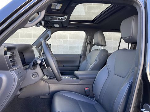 Used 2025 Lexus GX 550 image 7