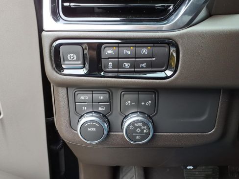 New 2026 GMC Yukon XL Elevation image 16