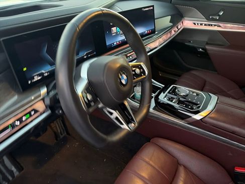 Certified 2024 BMW 760i xDrive w/ Executive Package AWD/4WD image 4