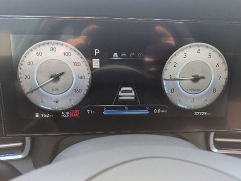 Used 2025 Hyundai Elantra SEL FWD image 26