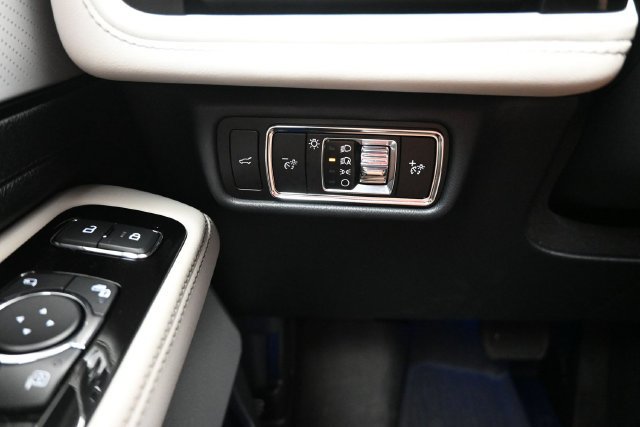 Used 2025 Lincoln Aviator Reserve w/ Equipment Group 201A AWD/4WD image 14