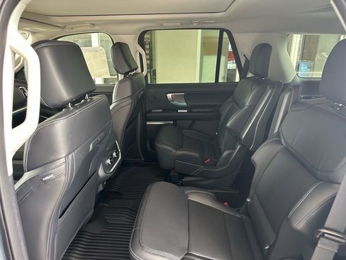 New 2025 Ford Expedition Platinum w/ Driver's Package image 26