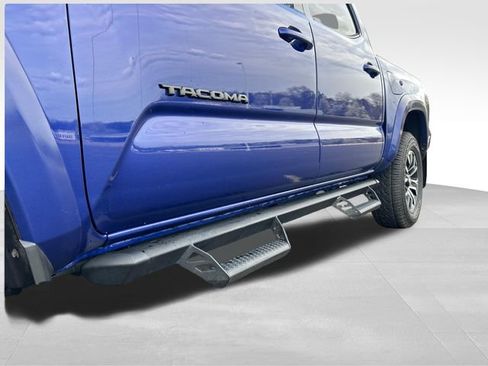 Used 2022 Toyota Tacoma TRD Sport w/ Technology Package image 30