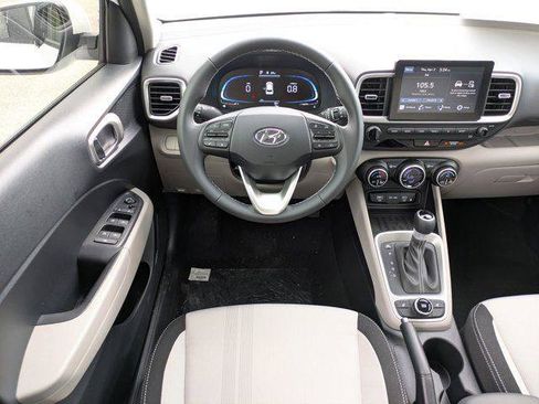 New 2026 Hyundai Venue SEL FWD image 11