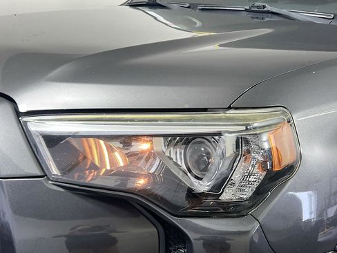 Used 2019 Toyota 4Runner SR5 RWD image 10