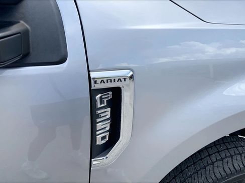 Used 2022 Ford F350 Lariat w/ Lariat Ultimate Package AWD/4WD image 10
