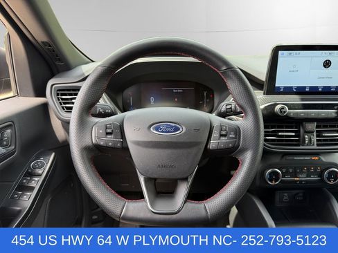 Used 2025 Ford Escape ST-Line AWD/4WD image 12