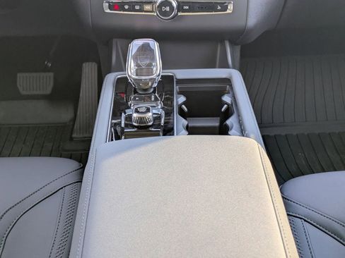 New 2026 Volvo XC90 B6 Plus w/ Protection Package Premier AWD/4WD image 23