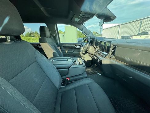Used 2024 Chevrolet Silverado 1500 LT AWD/4WD image 3