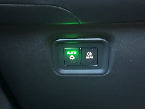 Certified 2025 Porsche Cayenne GTS AWD/4WD image 30