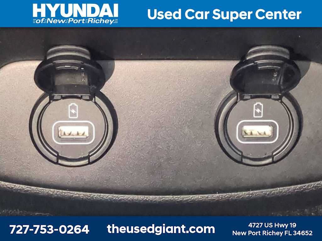 Used 2019 Hyundai Santa Fe Limited FWD image 16