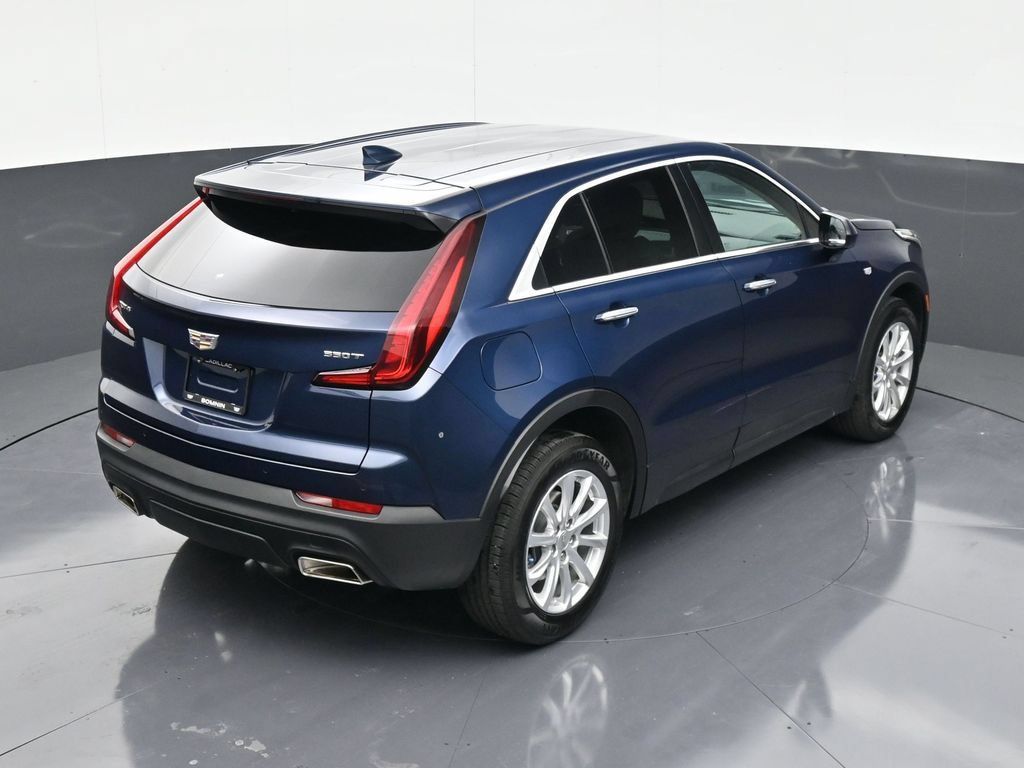 Certified 2021 Cadillac XT4 Luxury w/ Driver Awareness Package FWD image 16