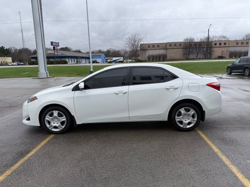 Used 2017 Toyota Corolla LE w/ Carpet Mat Package (TMS) image 29