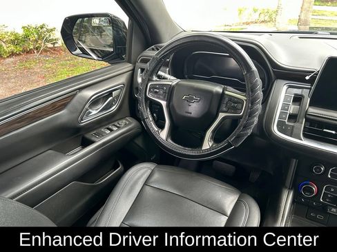Used 2022 Chevrolet Suburban LT RWD image 9