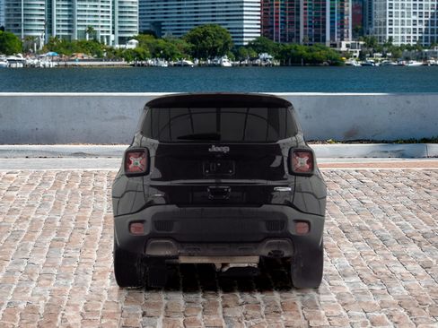 Used 2018 Jeep Renegade Latitude image 13