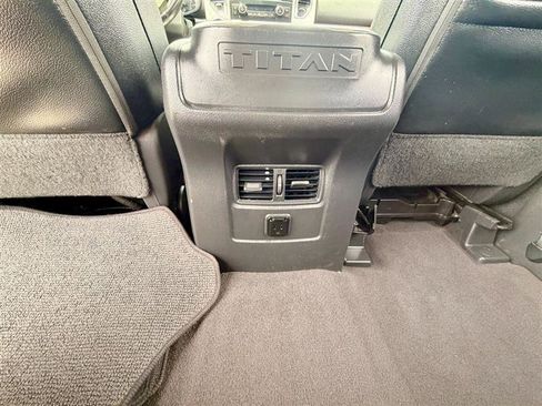 Used 2016 Nissan Titan SL AWD/4WD image 21