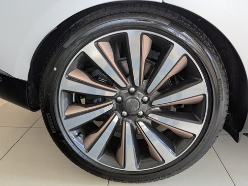 New 2026 Land Rover Range Rover SV image 10