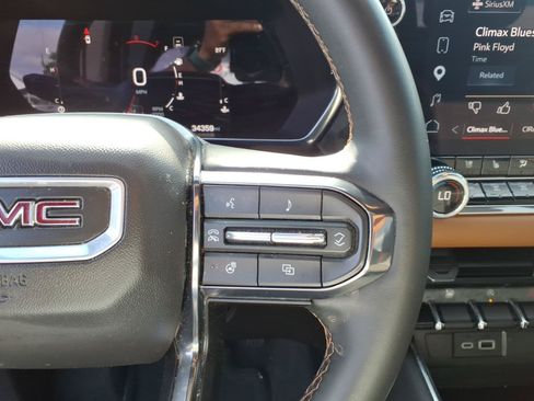 Used 2023 GMC Canyon AT4 w/ AT4 Premium Package AWD/4WD image 11