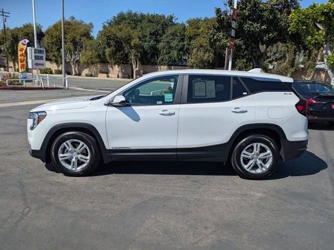 Used 2024 GMC Terrain SLE image 12