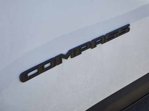 New 2026 Jeep Compass Latitude image 11