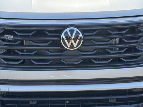 New 2026 Volkswagen Atlas Cross Sport SEL R-Line AWD/4WD image 10
